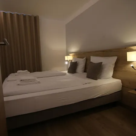 Amici Room´s - Kumpfmühler Kastell * Ratisbona