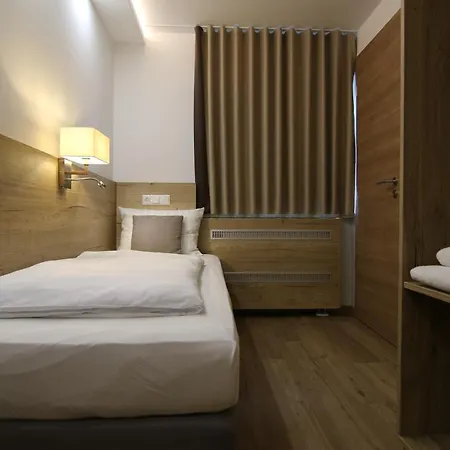 Amici Room´s - Kumpfmühler Kastell * Ratisbona