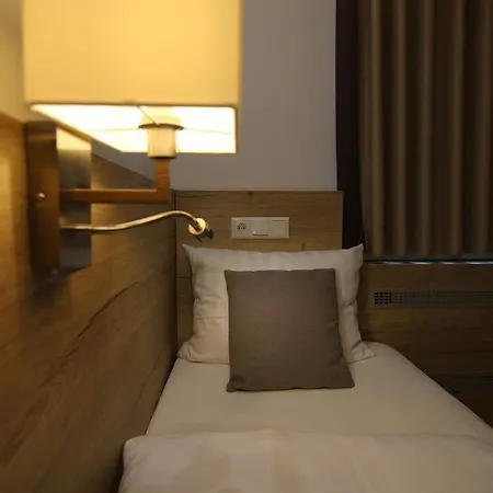 Amici Room´s - Kumpfmühler Kastell Ratisbona